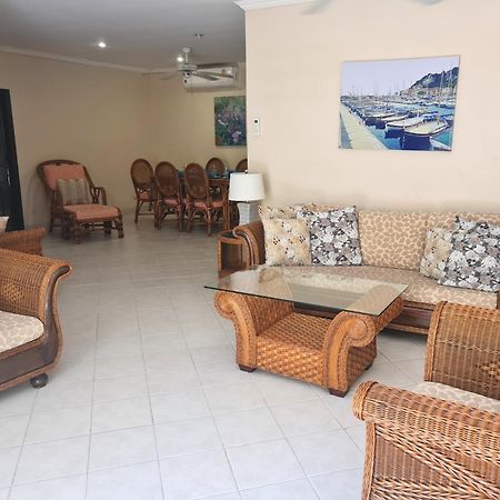 Butterfly Garden Boutique Residences By Frasier, A Lifestyle Destination Apt And Villas 1 To 3 Bedroom Units, 2 Full Bathrooms, Rain Shower, Spa Bath, Complete Kitchen, Staff 24-7,Fast Fiber Optic Wifi, 55" Smart Tv'S, Free Bbq, Pattaya Εξωτερικό φωτογραφία