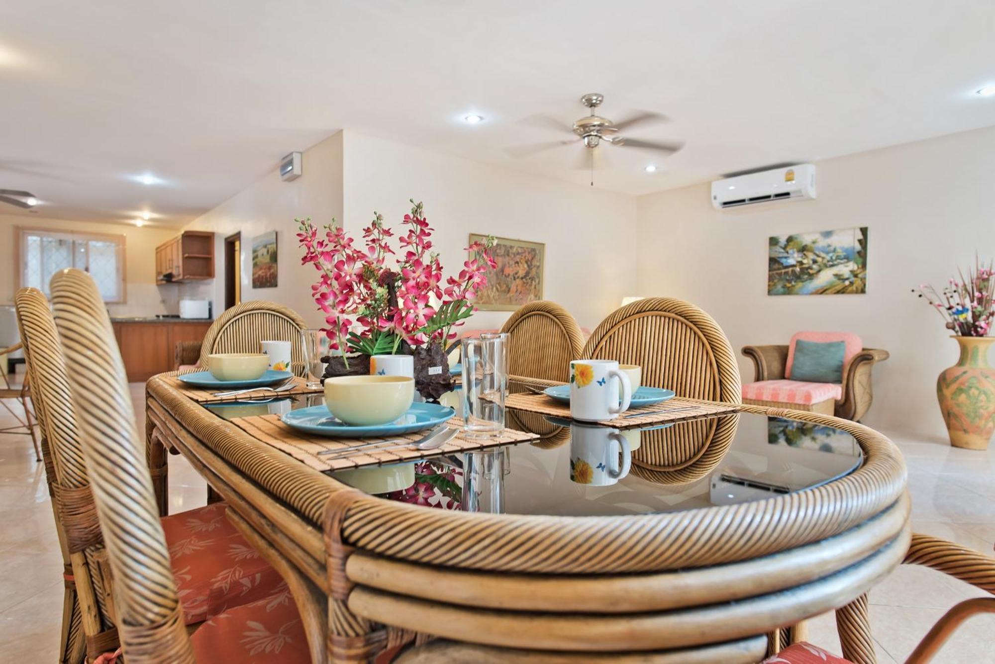Butterfly Garden Boutique Residences By Frasier, A Lifestyle Destination Apt And Villas 1 To 3 Bedroom Units, 2 Full Bathrooms, Rain Shower, Spa Bath, Complete Kitchen, Staff 24-7,Fast Fiber Optic Wifi, 55" Smart Tv'S, Free Bbq, Pattaya Εξωτερικό φωτογραφία
