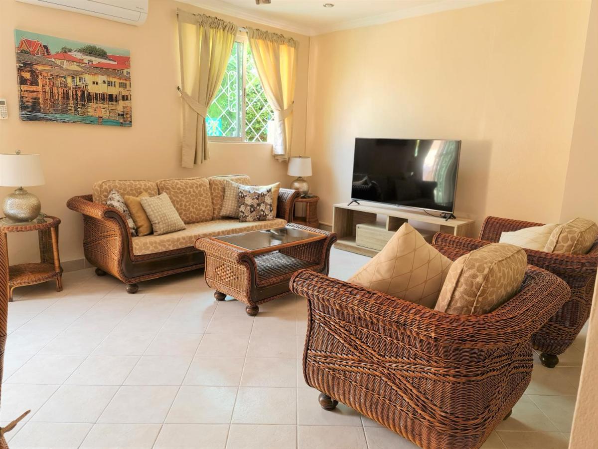 Butterfly Garden Boutique Residences By Frasier, A Lifestyle Destination Apt And Villas 1 To 3 Bedroom Units, 2 Full Bathrooms, Rain Shower, Spa Bath, Complete Kitchen, Staff 24-7,Fast Fiber Optic Wifi, 55" Smart Tv'S, Free Bbq, Pattaya Εξωτερικό φωτογραφία