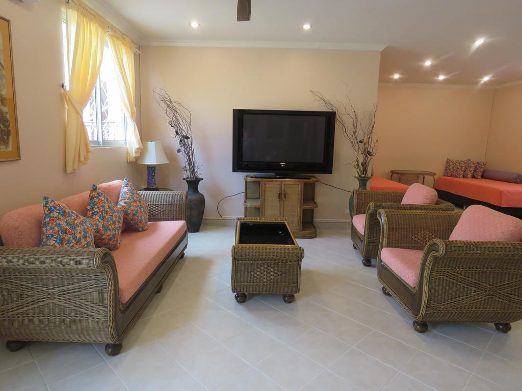 Butterfly Garden Boutique Residences By Frasier, A Lifestyle Destination Apt And Villas 1 To 3 Bedroom Units, 2 Full Bathrooms, Rain Shower, Spa Bath, Complete Kitchen, Staff 24-7,Fast Fiber Optic Wifi, 55" Smart Tv'S, Free Bbq, Pattaya Εξωτερικό φωτογραφία